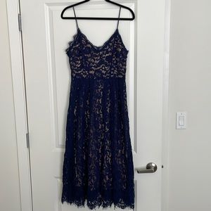 H&M Navy and Nude blue lace dress • 10